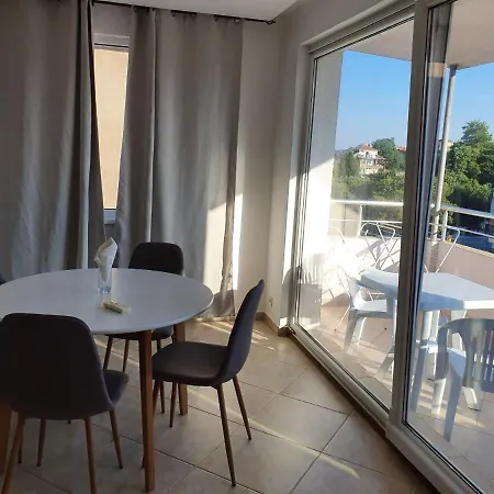 N & D Apartment Achtopol